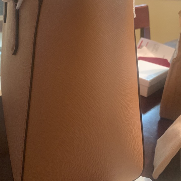 Tory Burch - Picture 3 of 5